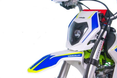 Cross ASIX XB28 90 4T automat E-start pomarańczowy